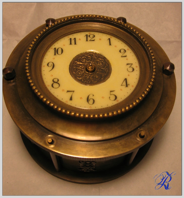 Inclined plane clock